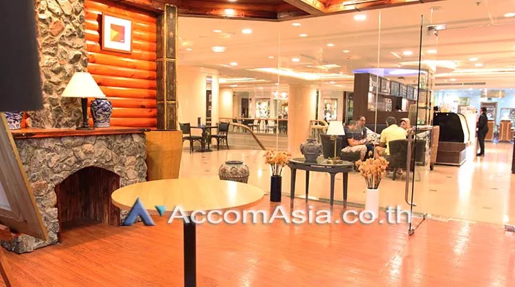 5  Retail / Showroom For Rent in Ploenchit ,Bangkok BTS Chitlom at President Tower AA13926